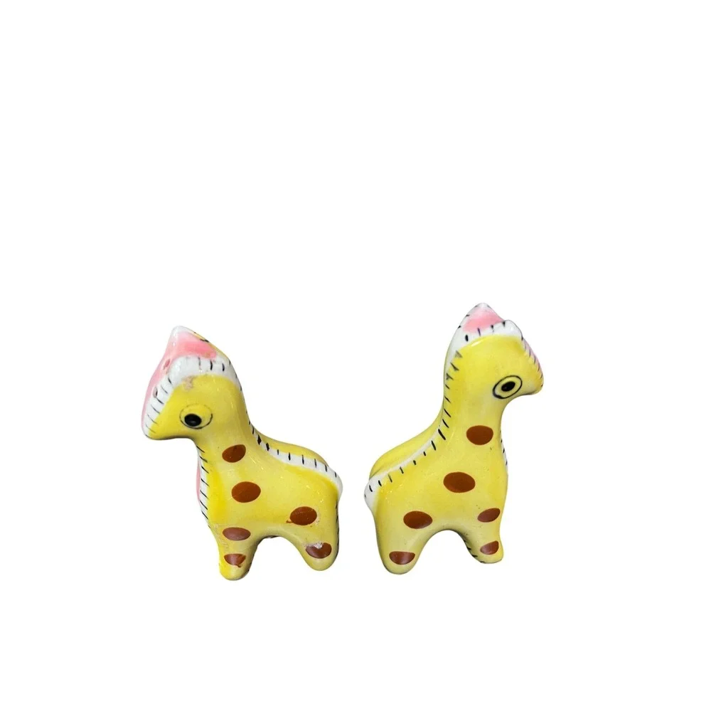 Cute Ceramic Giraffe Salt and Pepper Shakers Yellow Pink Animal Table Decor‎